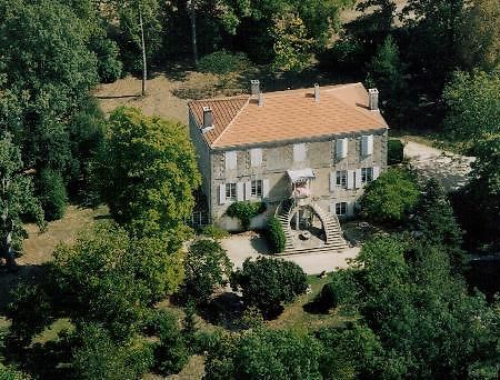 مبيت وإفطار Blanzay-sur-Boutonne Manoir Angle المظهر الخارجي الصورة