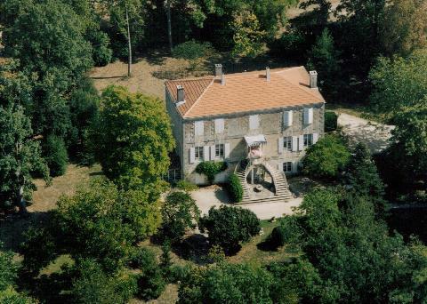 مبيت وإفطار Blanzay-sur-Boutonne Manoir Angle المظهر الخارجي الصورة